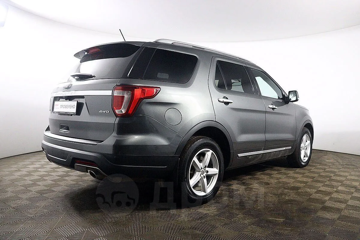 Ford Explorer Image 5